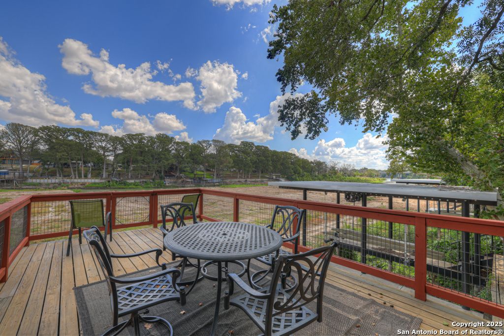 Photo of 1015 Reiley Rd, Seguin, TX 78155 (MLS # 1898163)