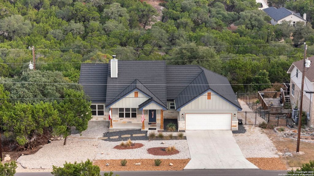 Photo of 295 Delanoy Dr, Canyon Lake, TX 78133 (MLS # 1924358)