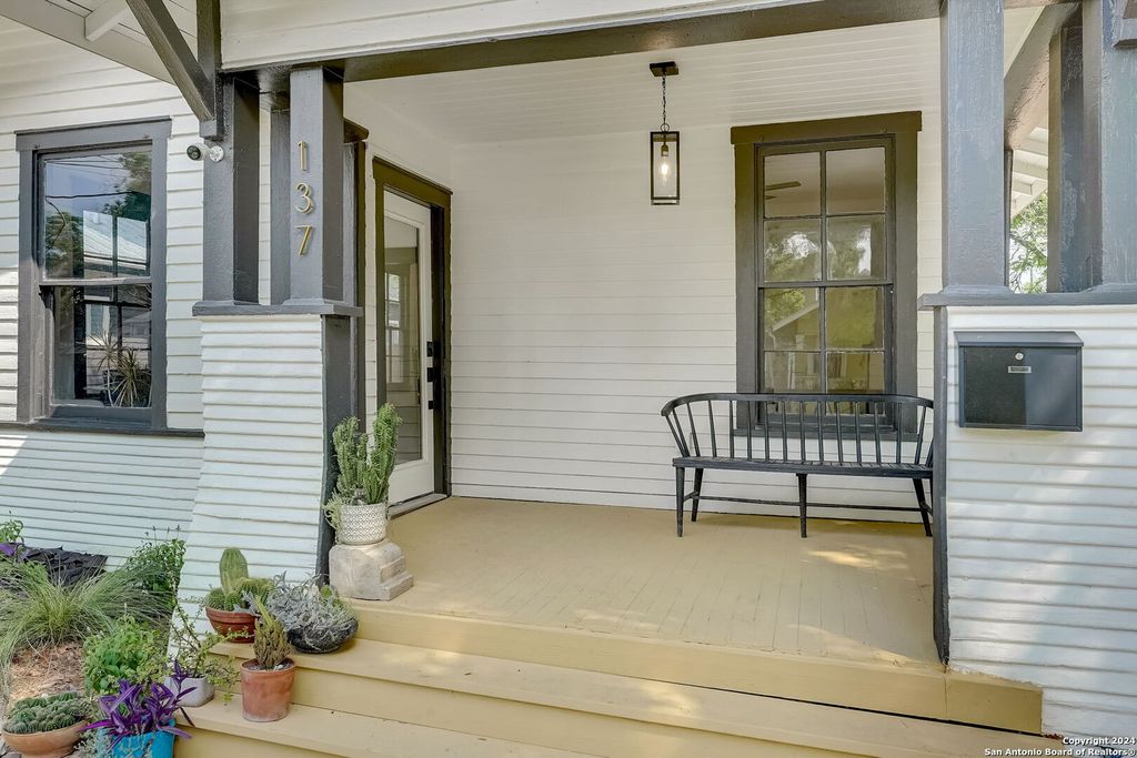 Photo of 137 PANAMA AVE, San Antonio, TX 78210 (MLS # 1943186)