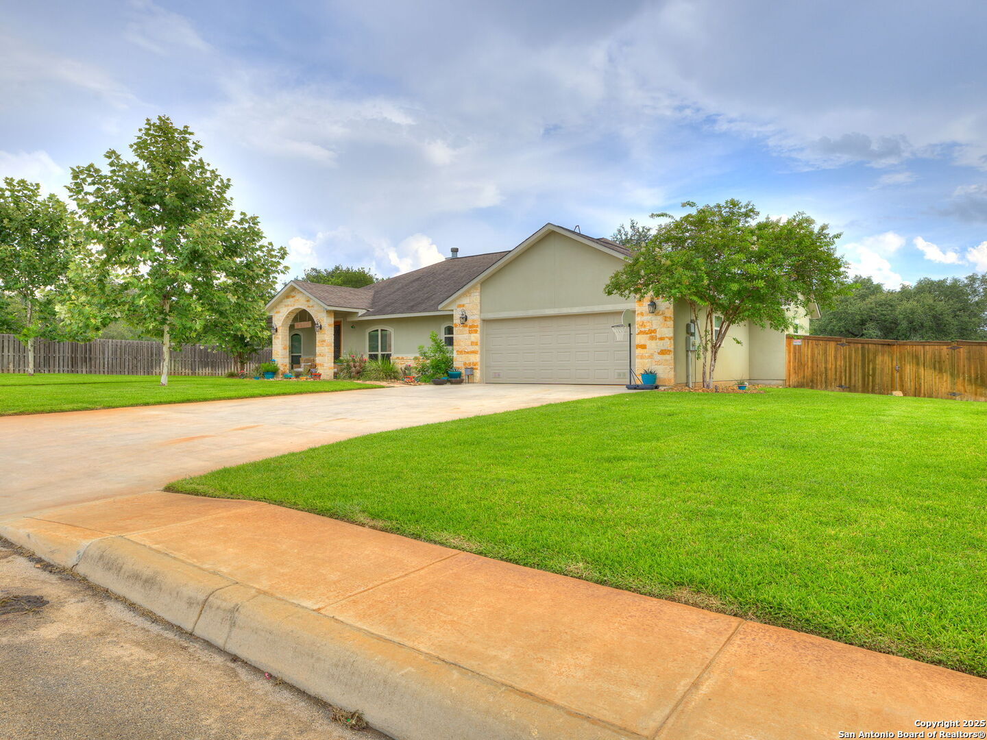 1011 Timbercrest