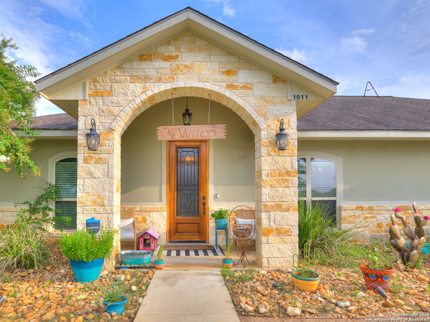 1011 Timbercrest