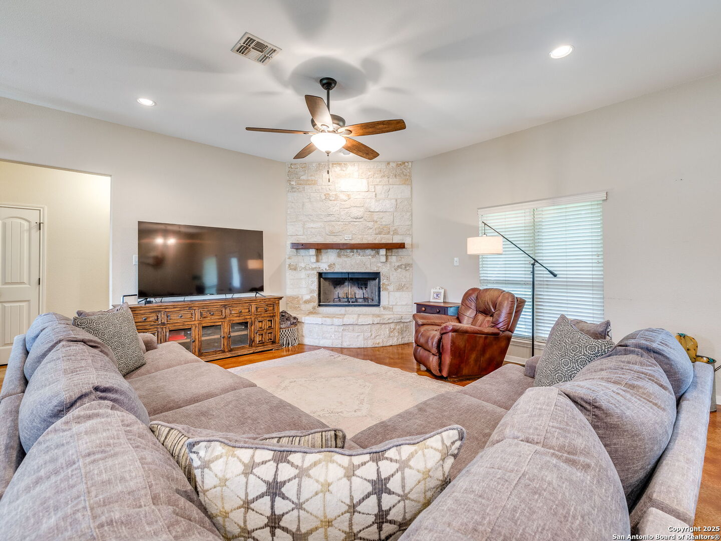 1011 Timbercrest