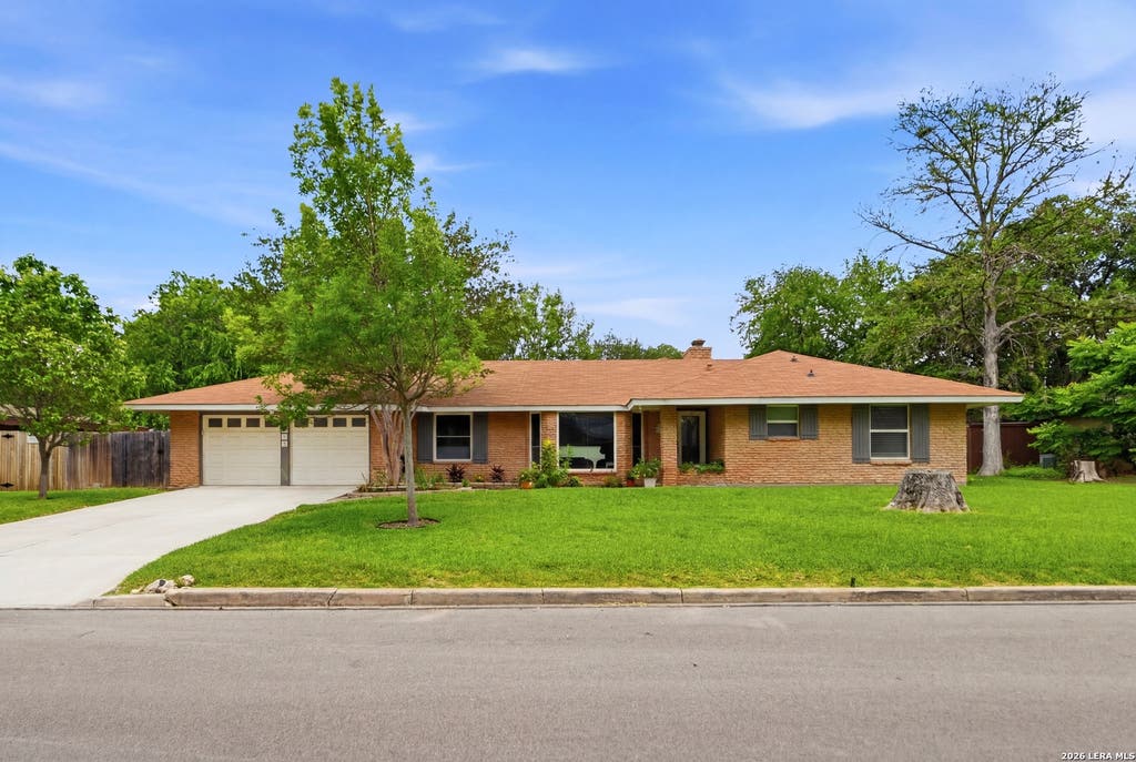 Photo of 429 DRIFTWIND DR, Windcrest, TX 78239 (MLS # 1972932)