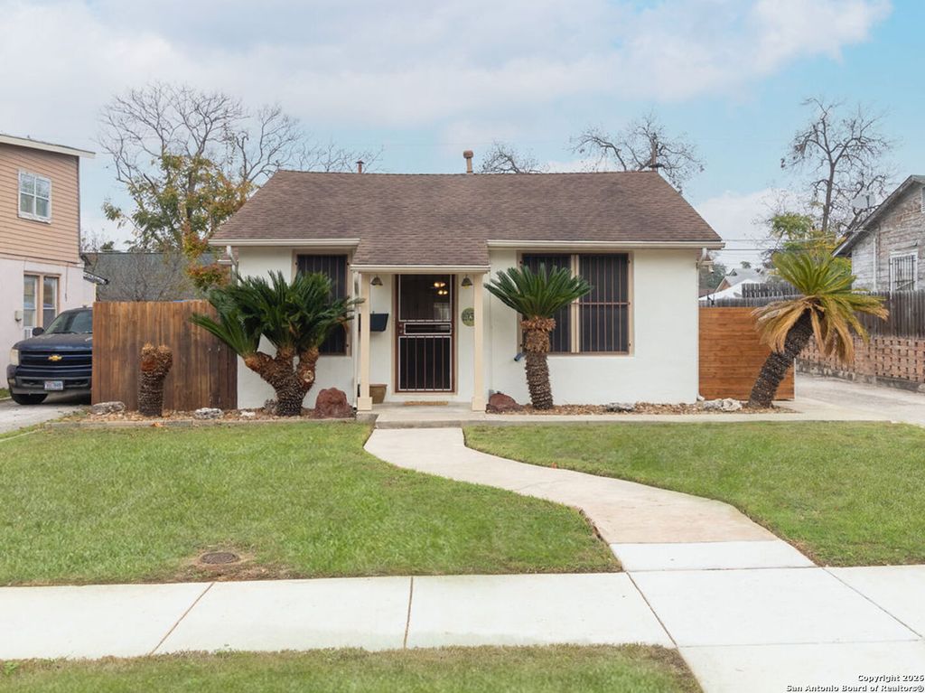 Photo of 1933 McKinley Avenue, San Antonio, TX 78210 (MLS # 1932338)