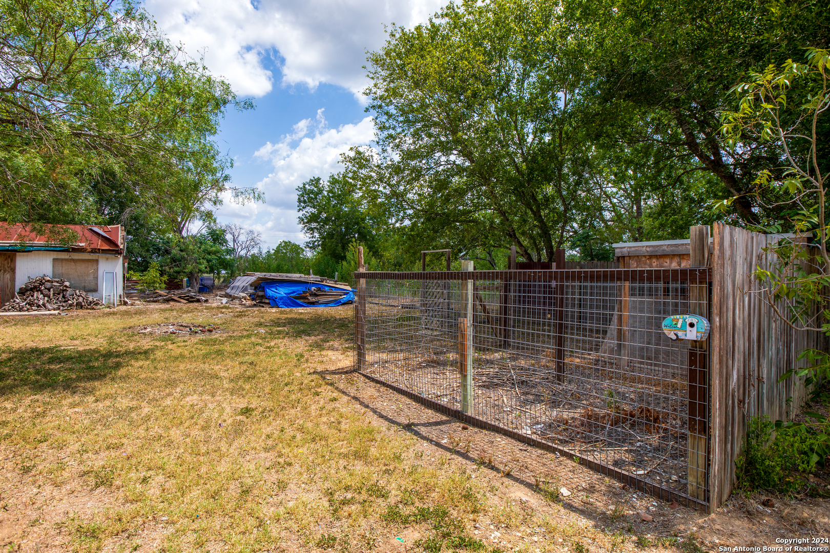 View Elmendorf, TX 78112 property