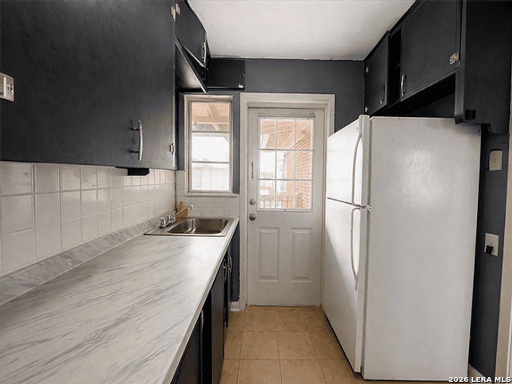 Photo of 1511 W Woodlawn Ave 3 #3, San Antonio, TX 78201 (MLS # 1956422)