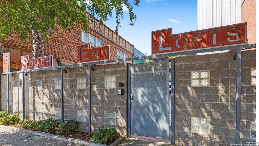 Photo of 1339 S Flores 105B #105B, San Antonio, TX 78204 (MLS # 1912978)