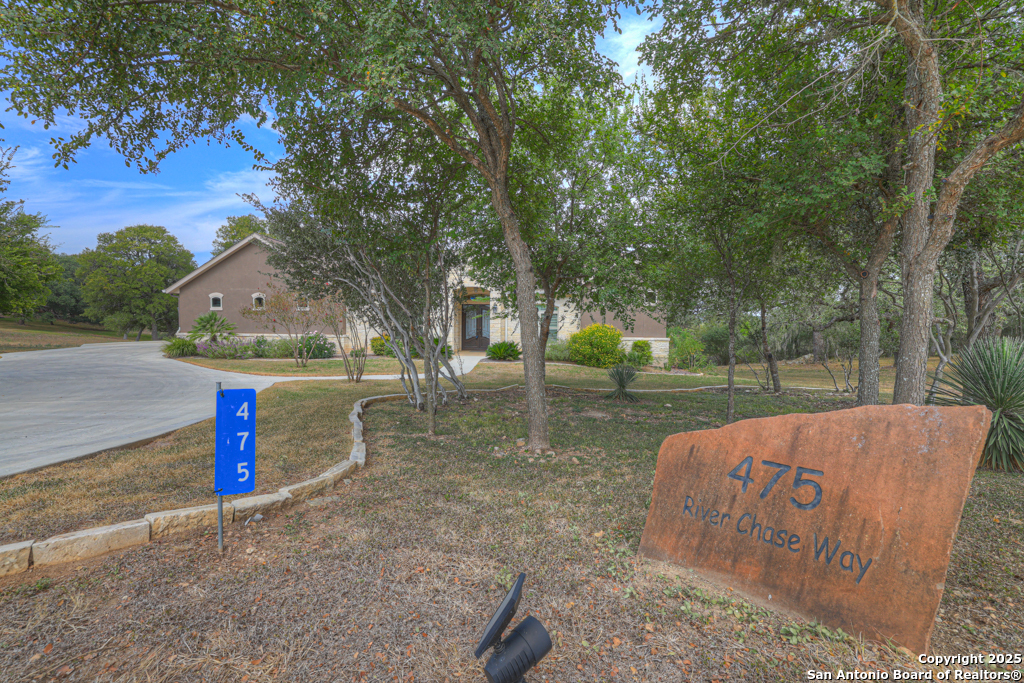 475 River Chase Way