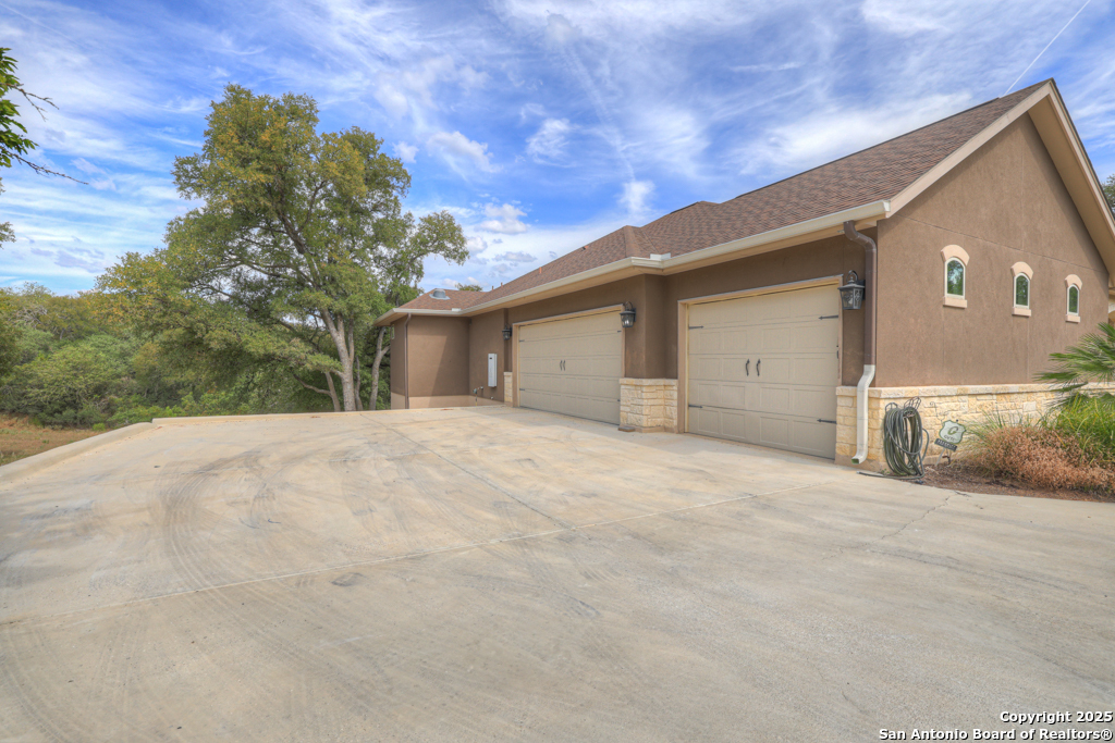 475 River Chase Way