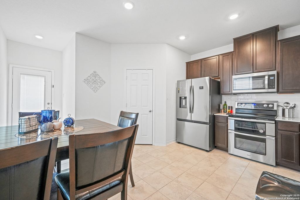 Photo of 1919 Overlook Knoll, San Antonio, TX 78245 (MLS # 1926616)