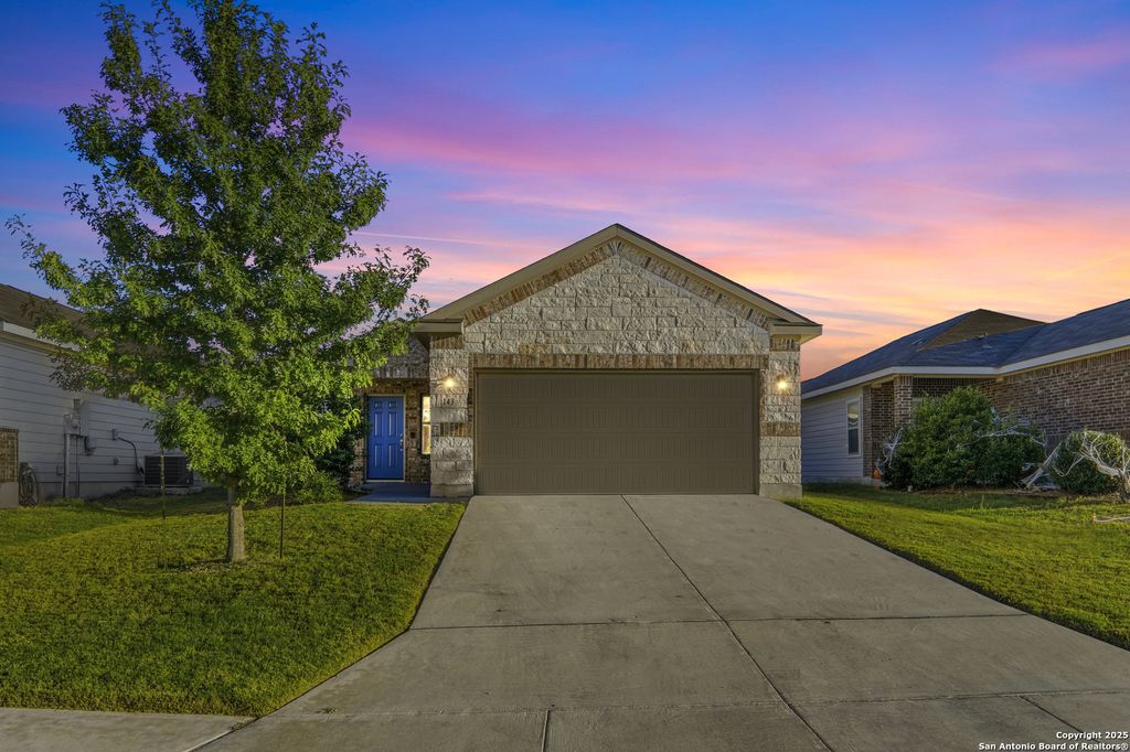 Photo of 143 Laurel Grace, New Braunfels, TX 78130 (MLS # 1920425)