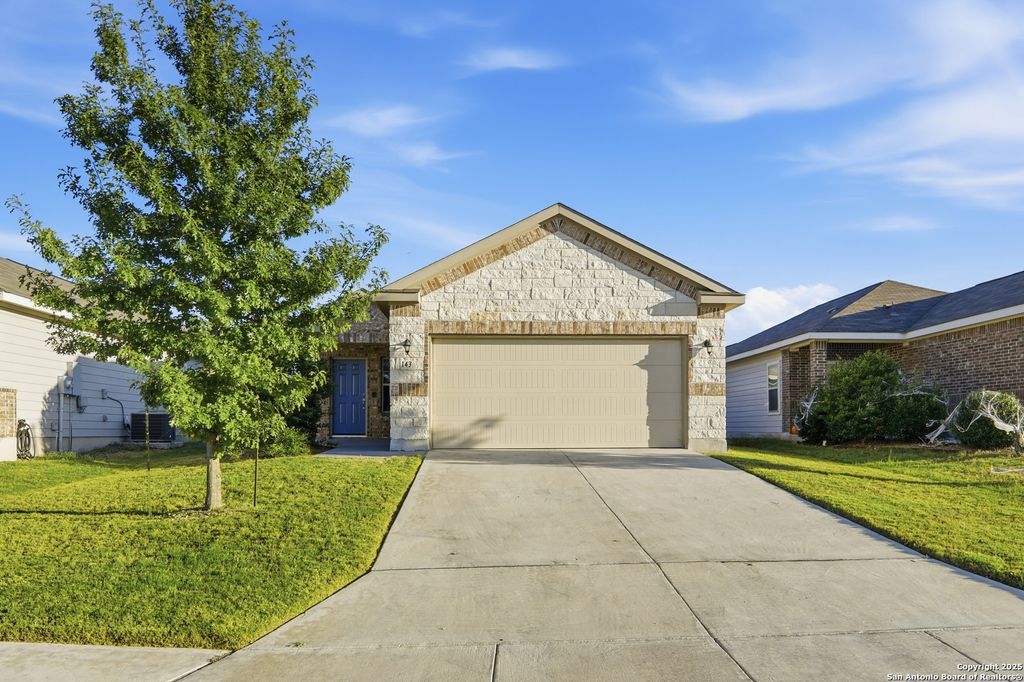 Photo of 143 Laurel Grace, New Braunfels, TX 78130 (MLS # 1920425)