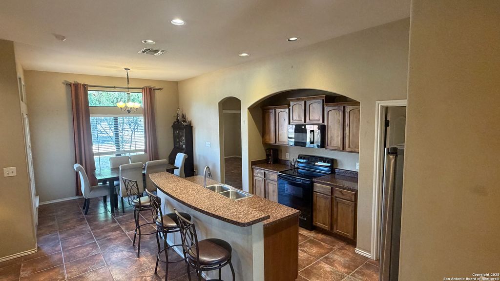 Photo of 314 Yorktown, Pleasanton, TX 78064 (MLS # 1914182)