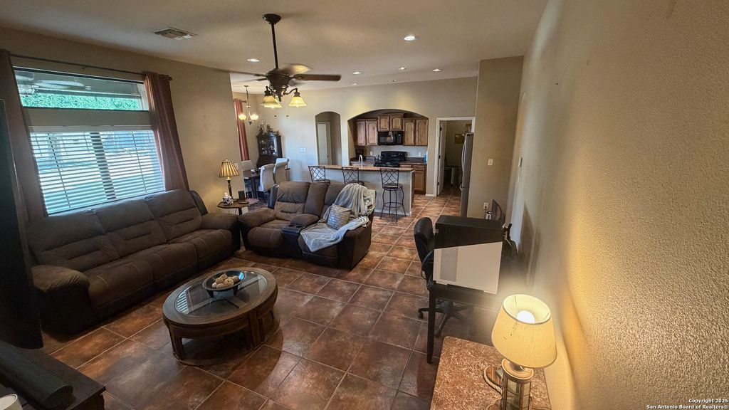 Photo of 314 Yorktown, Pleasanton, TX 78064 (MLS # 1914182)