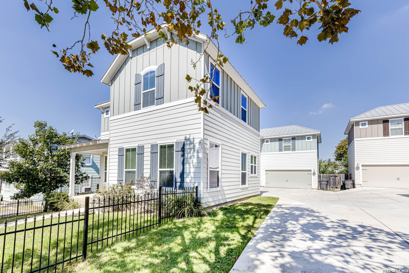 Search 211 Claremont Ave 101