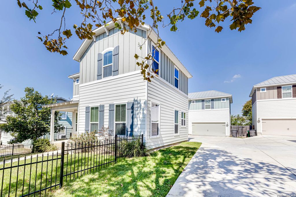 Photo of 211 Claremont Ave 101 #101, San Antonio, TX 78209 (MLS # 1950829)