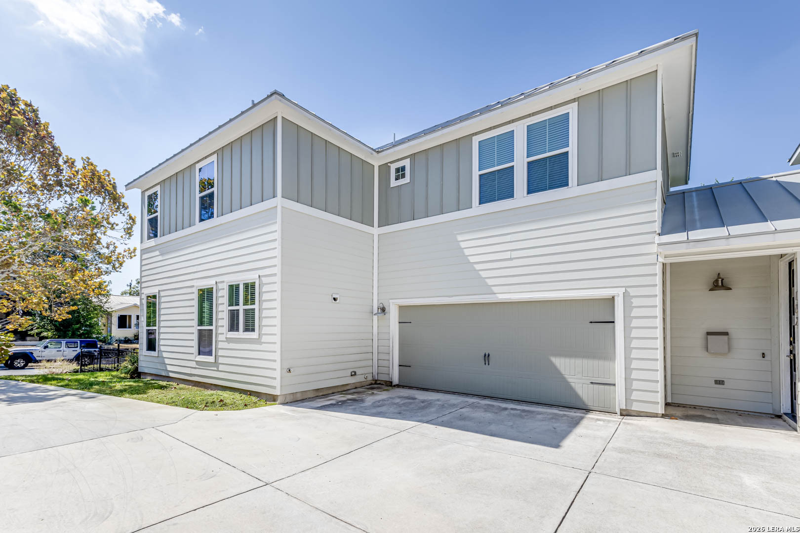 Search 211 Claremont Ave 101