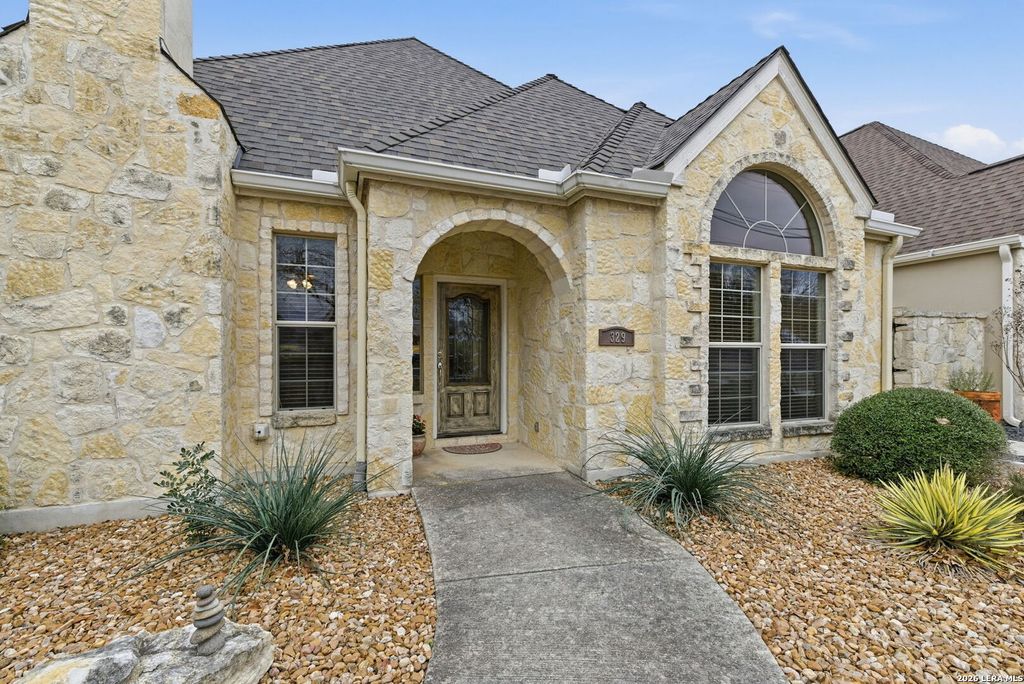 Photo of 329 E Bandera, Boerne, TX 78006 (MLS # 1938209)