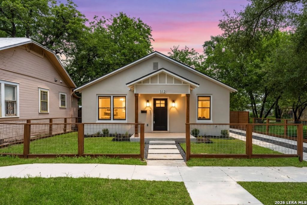Photo of 312 RIDDLE ST, San Antonio, TX 78210 (MLS # 1963347)