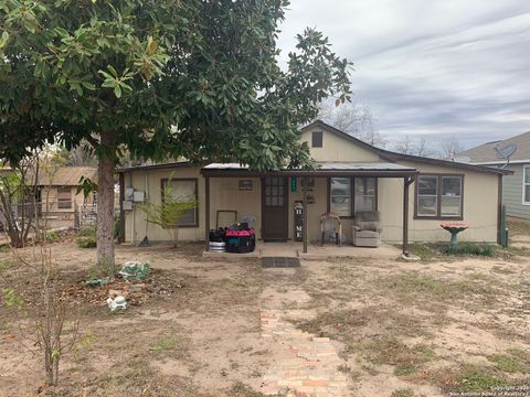 Photo of 504 6 th street, Natalia, TX 78059 (MLS # 1934961)