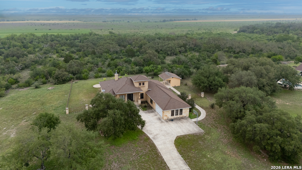 951 Private Road 3702