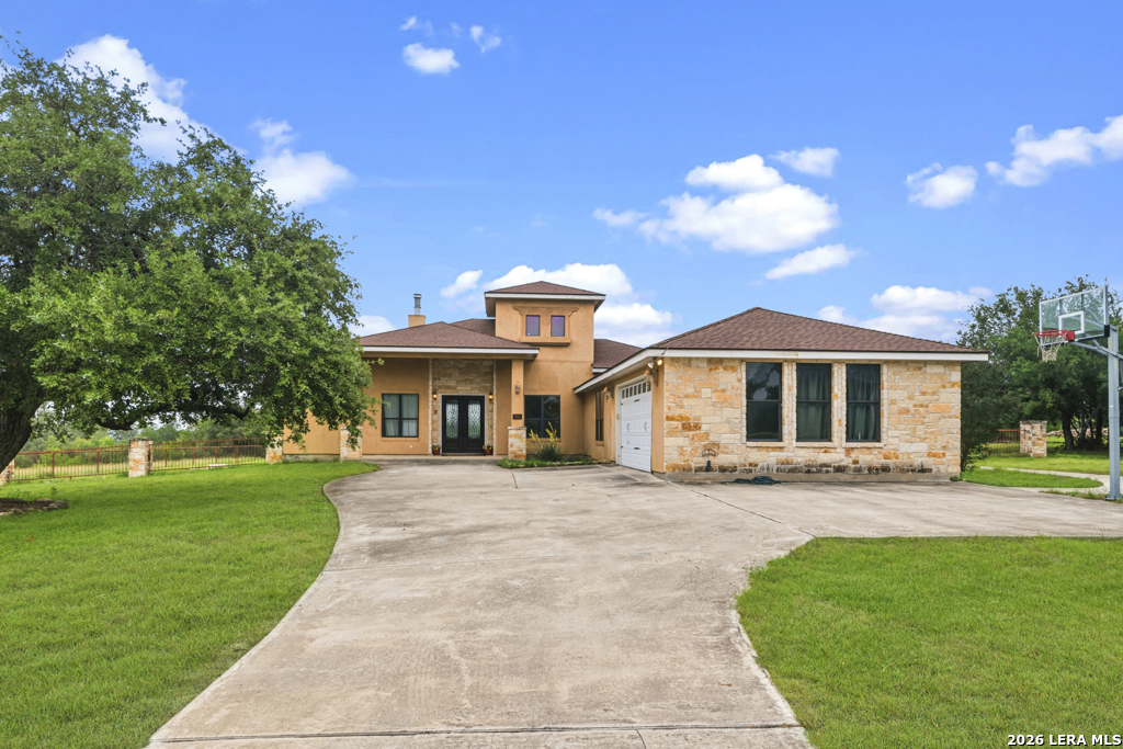 951 Private Road 3702