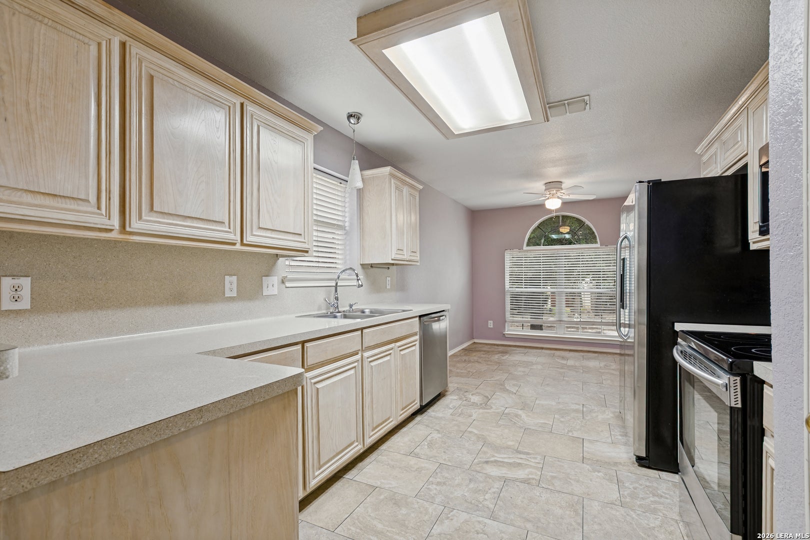 9651 EMERALD PL