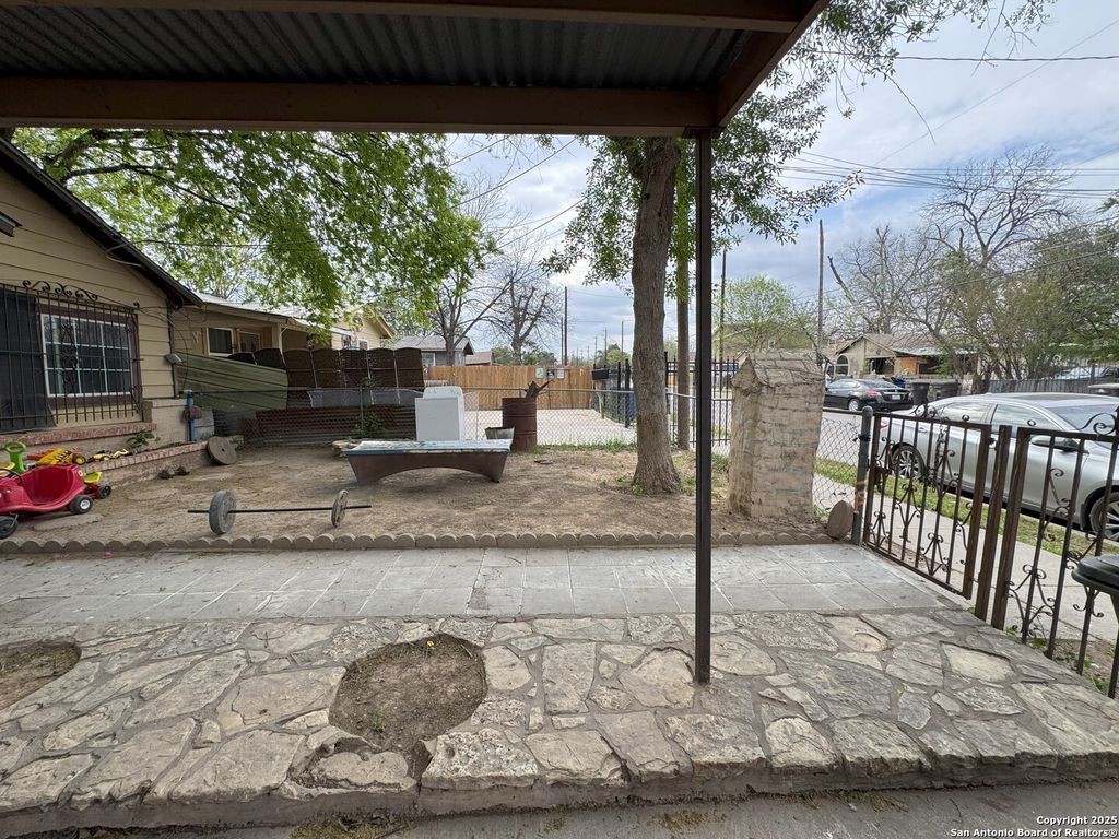 Photo of 2930 Tampico St, San Antonio, TX 78207 (MLS # 1909732)