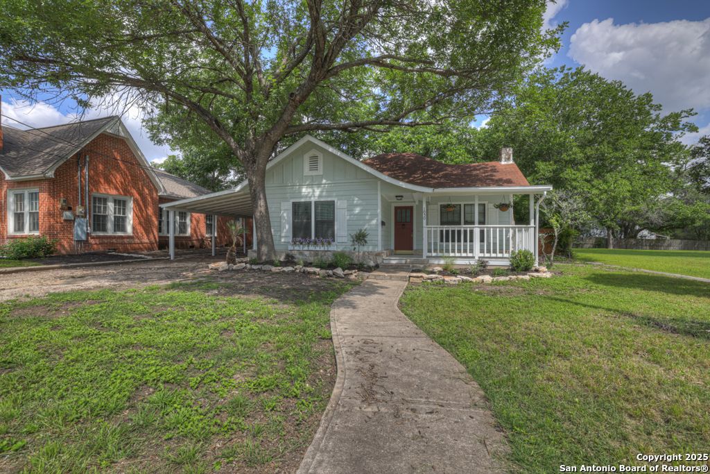 Photo of 1050 W. Coll, New Braunfels, TX 78130 (MLS # 1921669)
