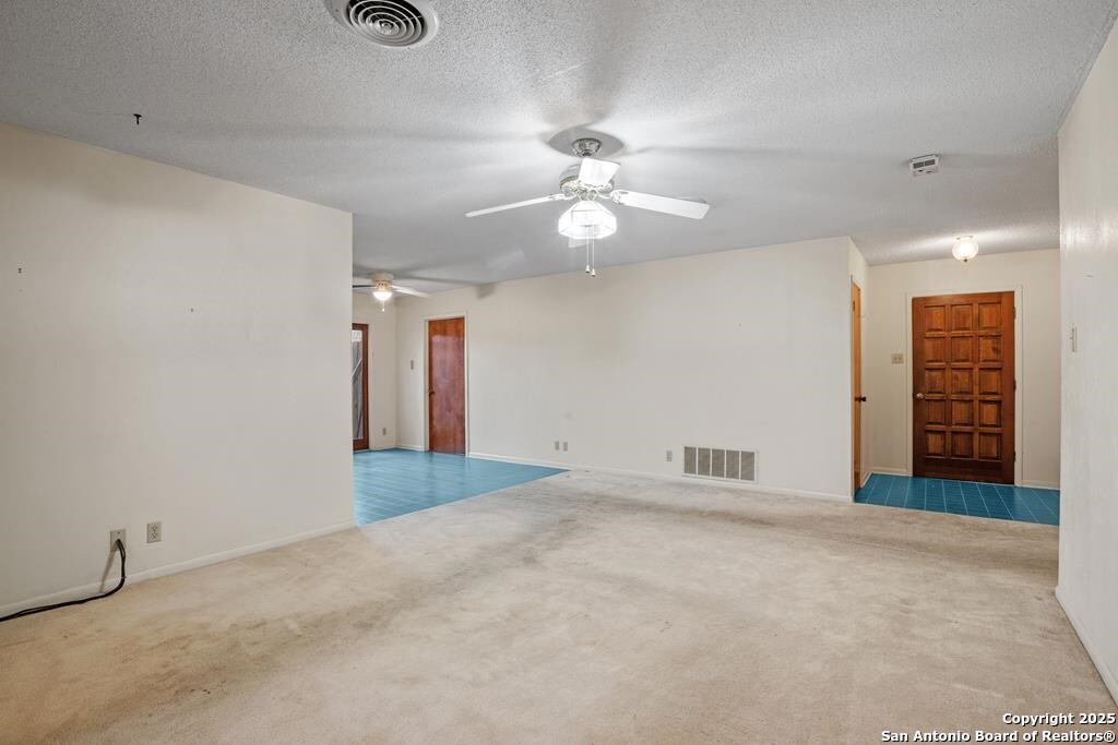 610 N Bowie
