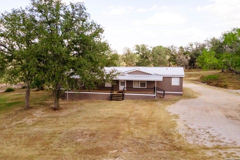 Property photo of 215 Shady Oaks, Floresville, TX 78114