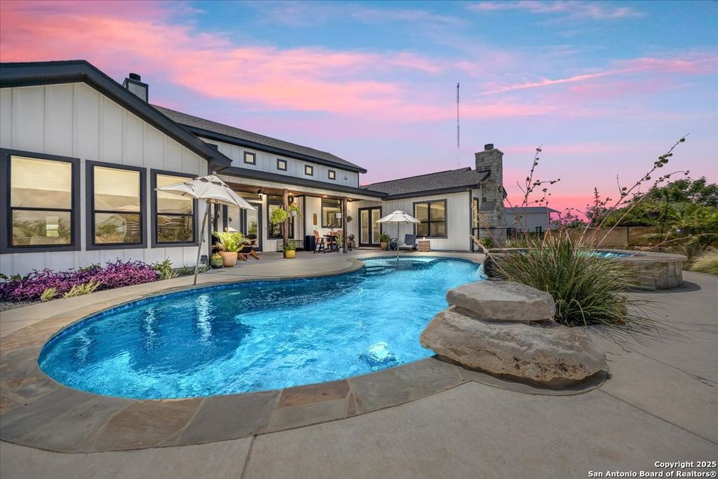 Photo of 317 Farmstead, Seguin, TX 78155 (MLS # 1941477)