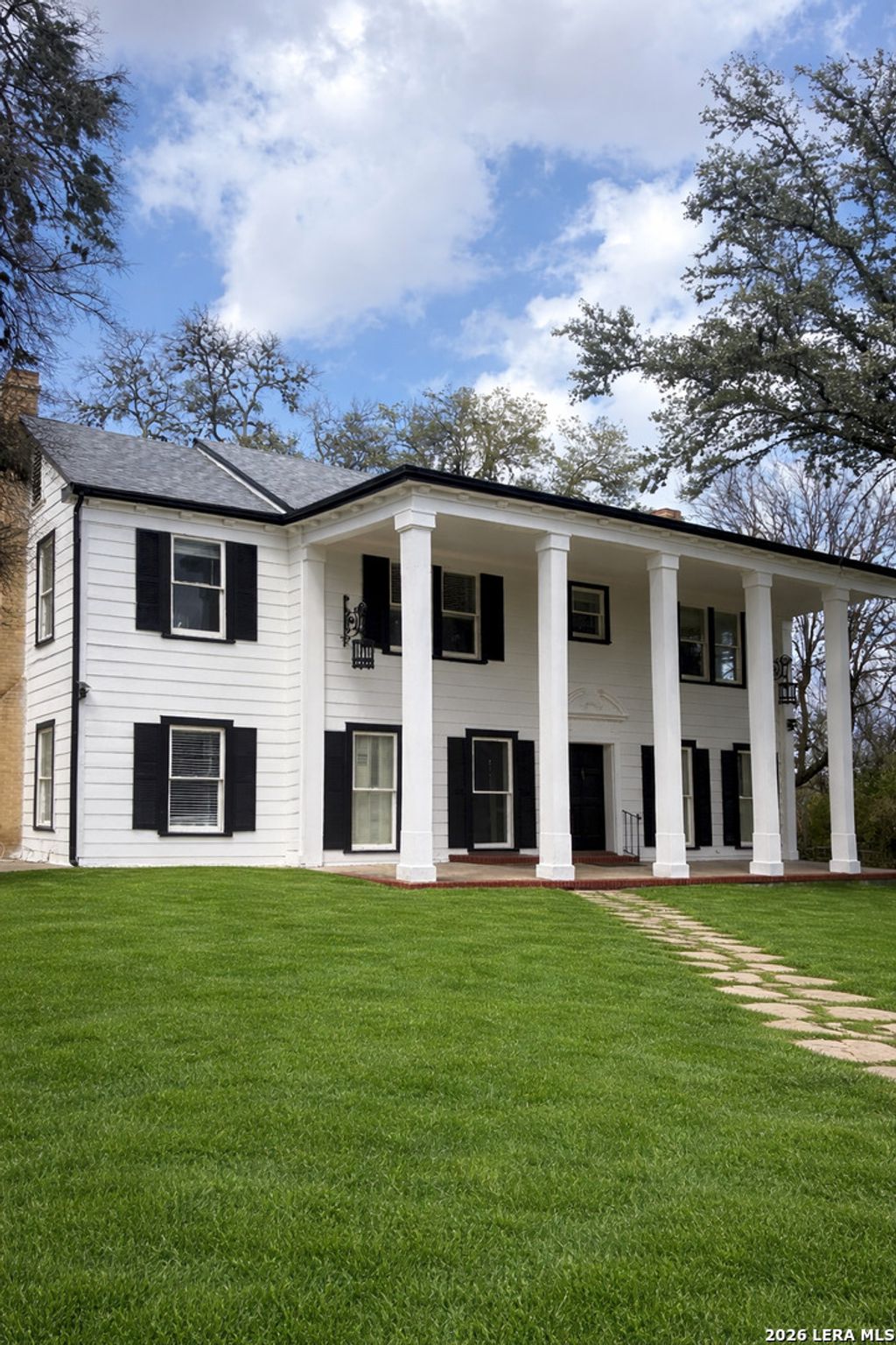 Photo of 391 W Broadview, San Antonio, TX 78228 (MLS # 1950459)