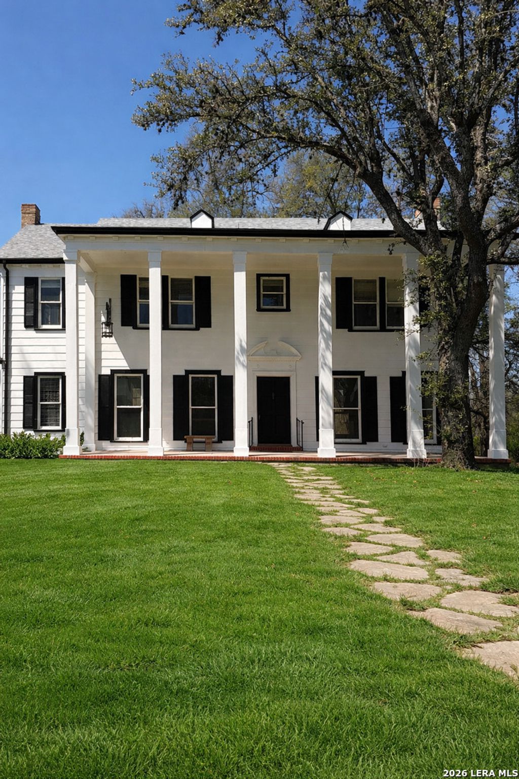 Photo of 391 W Broadview, San Antonio, TX 78228 (MLS # 1950459)