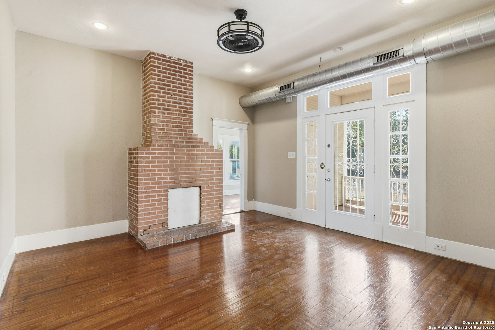 501 west mistletoe avenue