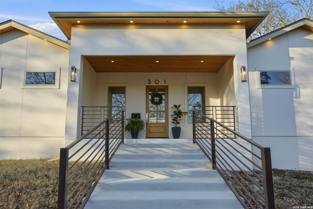 Photo of 301 tuttle, Terrell Hills, TX 78209 (MLS # 1939907)