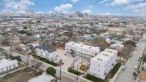 Property photo of 330 E Carson St, San Antonio, TX 78208