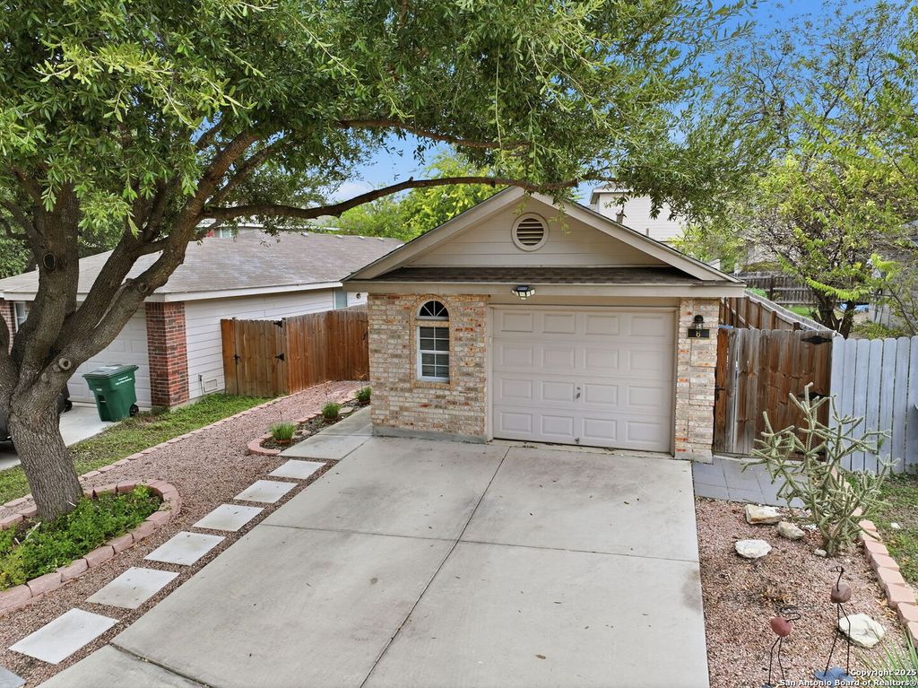 Photo of 6 DROUGHT CROSS, San Antonio, TX 78240 (MLS # 1923213)