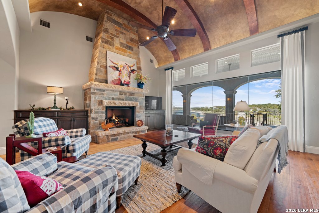 538 Oak Shores Drive