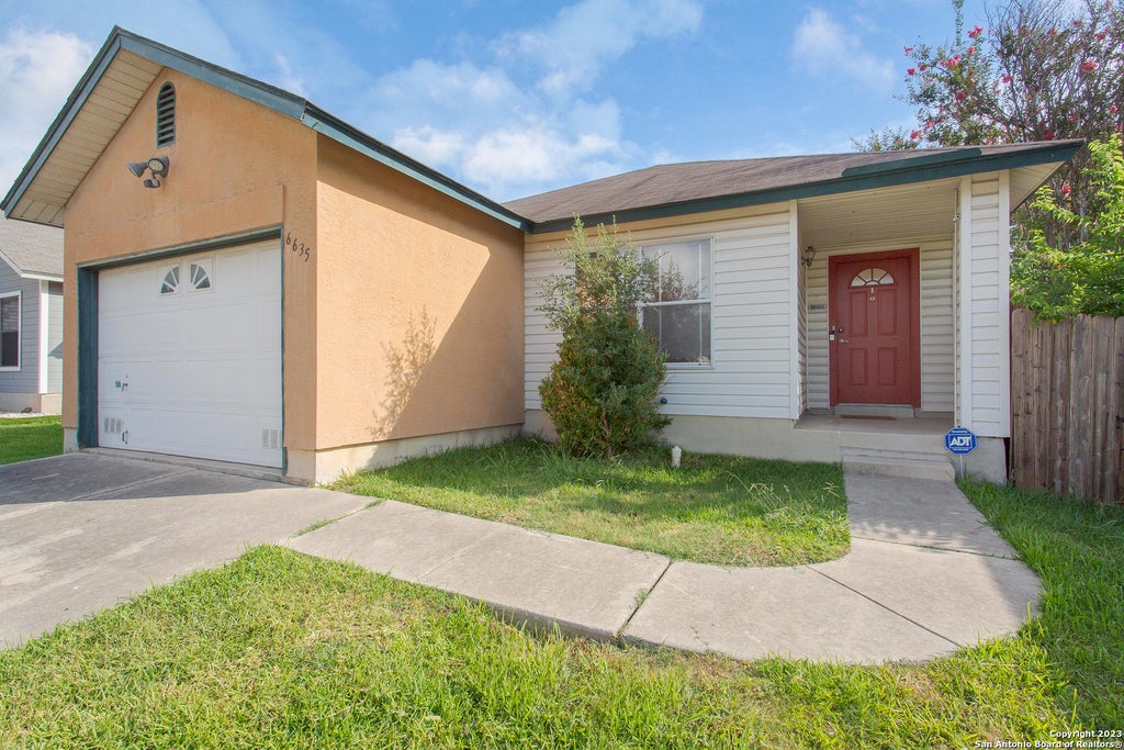 Photo of 6635 Barton Rock Rd, San Antonio, TX 78239 (MLS # 1993466)