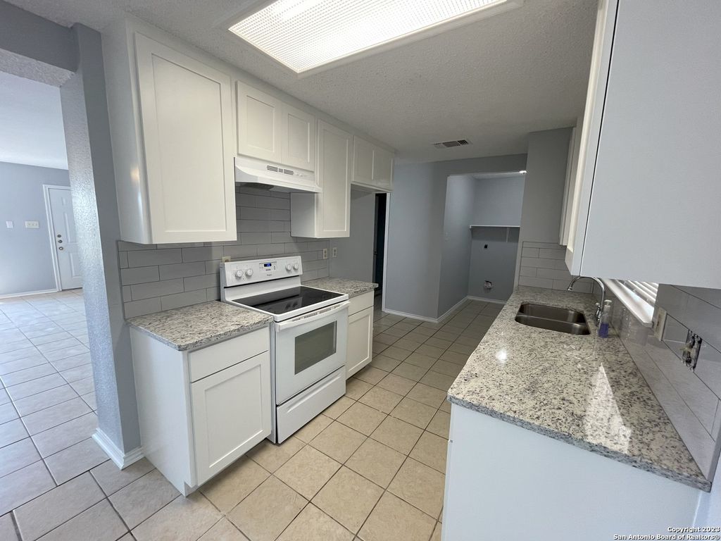 Photo of 5938 Hidden Glade, San Antonio, TX 78250 (MLS # 1943413)