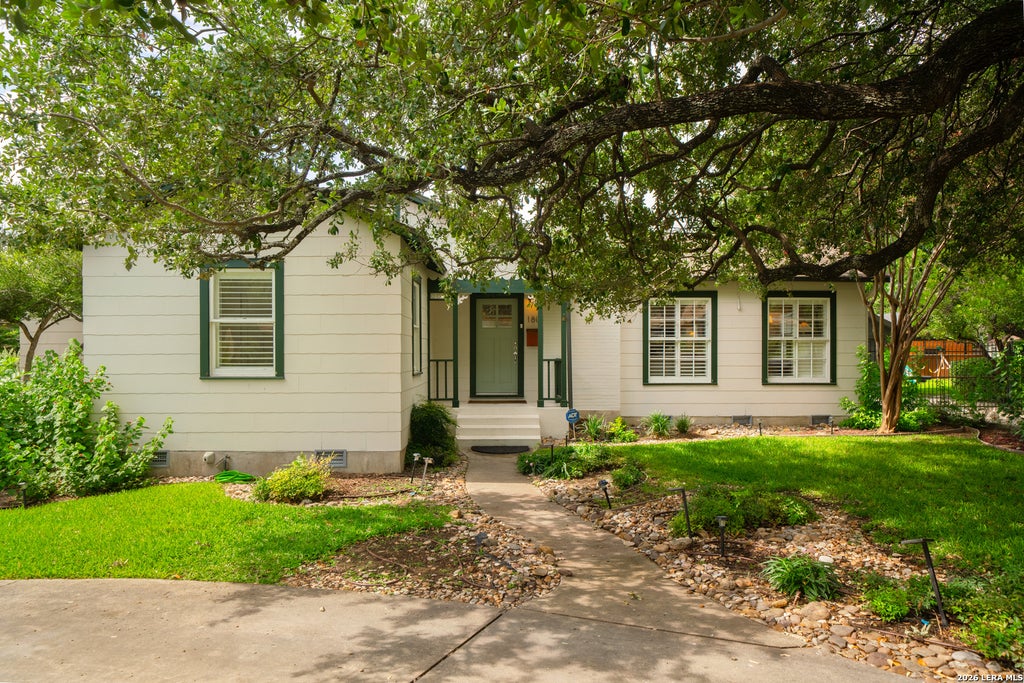 Photo of 180 Claywell Dr, Alamo Heights, TX 78209 (MLS # 2002343)