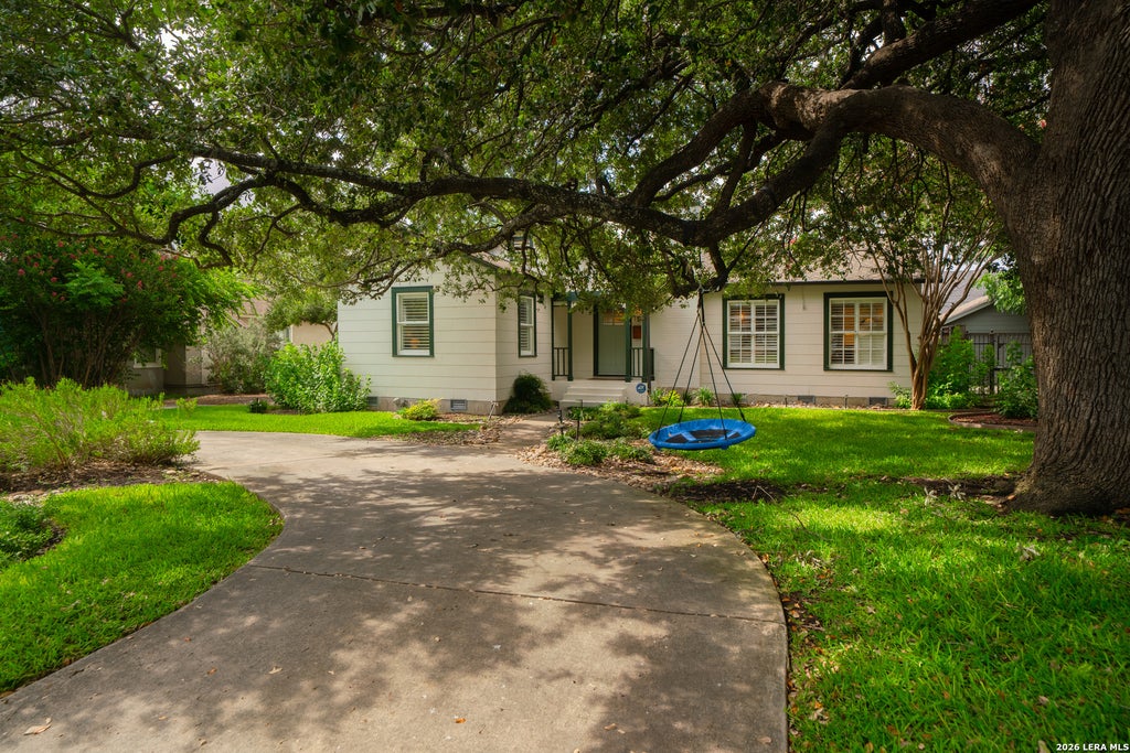 Photo of 180 Claywell Dr, Alamo Heights, TX 78209 (MLS # 2002343)