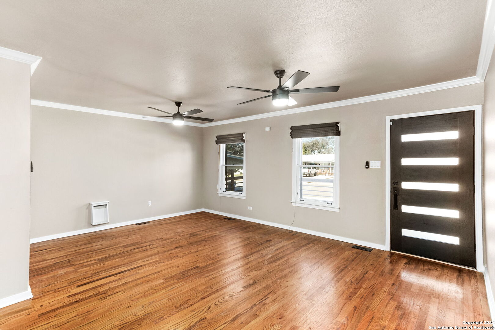 260 S HICKORY AVE