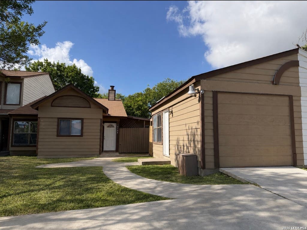 Photo of 6704 Hickory Springs Dr, San Antonio, TX 78249 (MLS # 2009417)