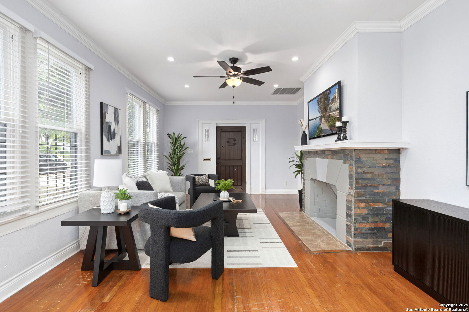 342 W Elsmere