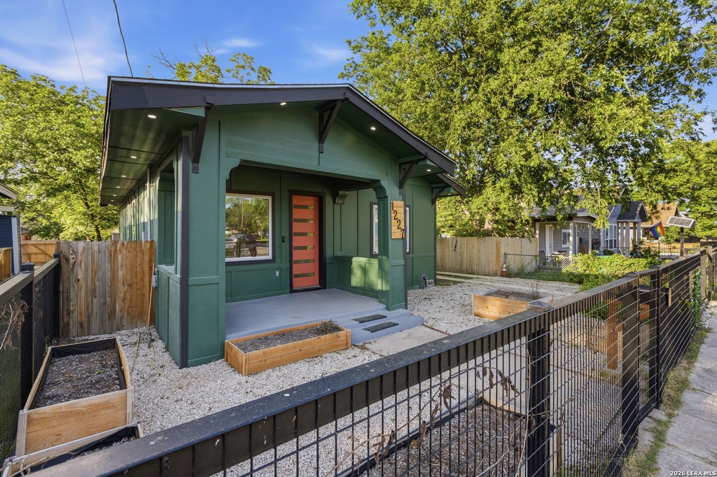 Photo of 1227 BURNET ST, San Antonio, TX 78202 (MLS # 1966963)
