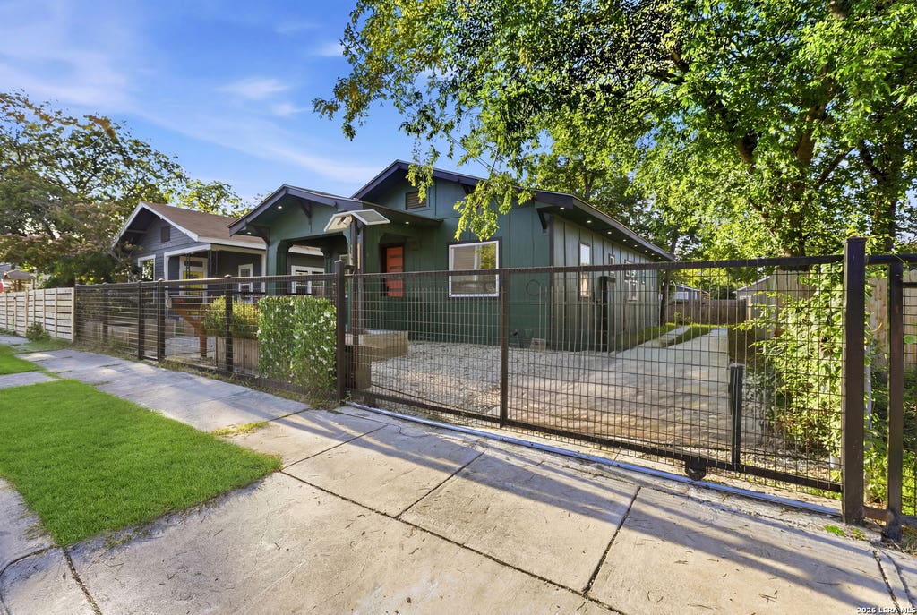 Photo of 1227 BURNET ST, San Antonio, TX 78202 (MLS # 1966963)