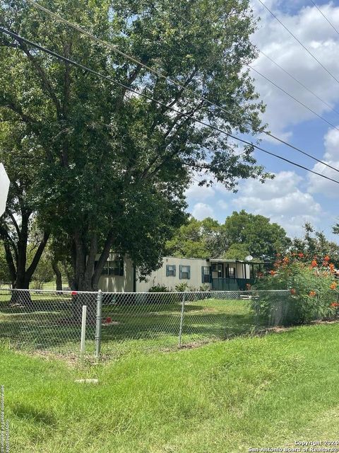 A home in Jourdanton