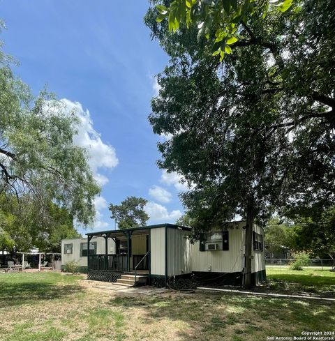 A home in Jourdanton